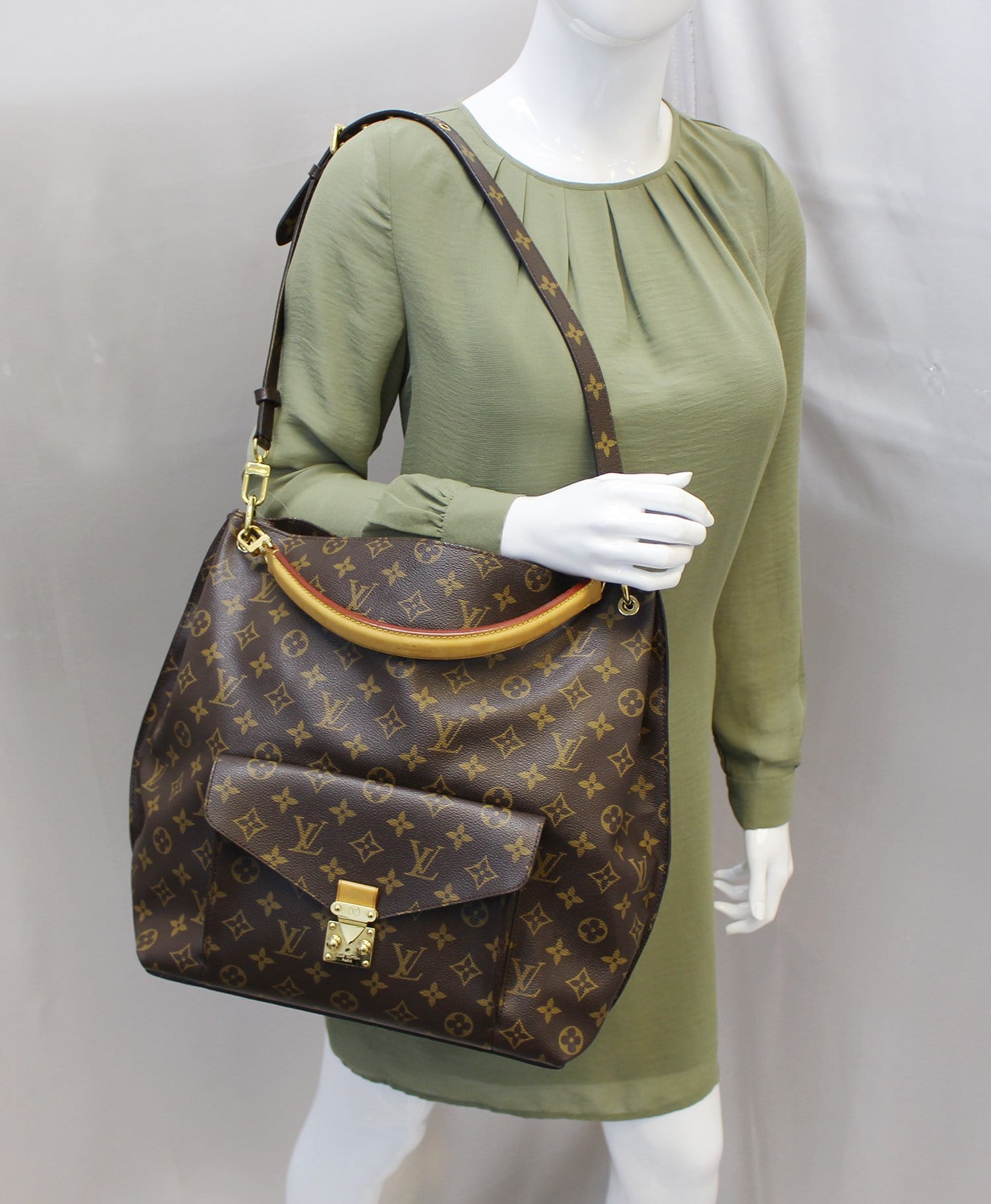 Louis Vuitton Metis Hobo Handbags The Art Of Mike Mignola