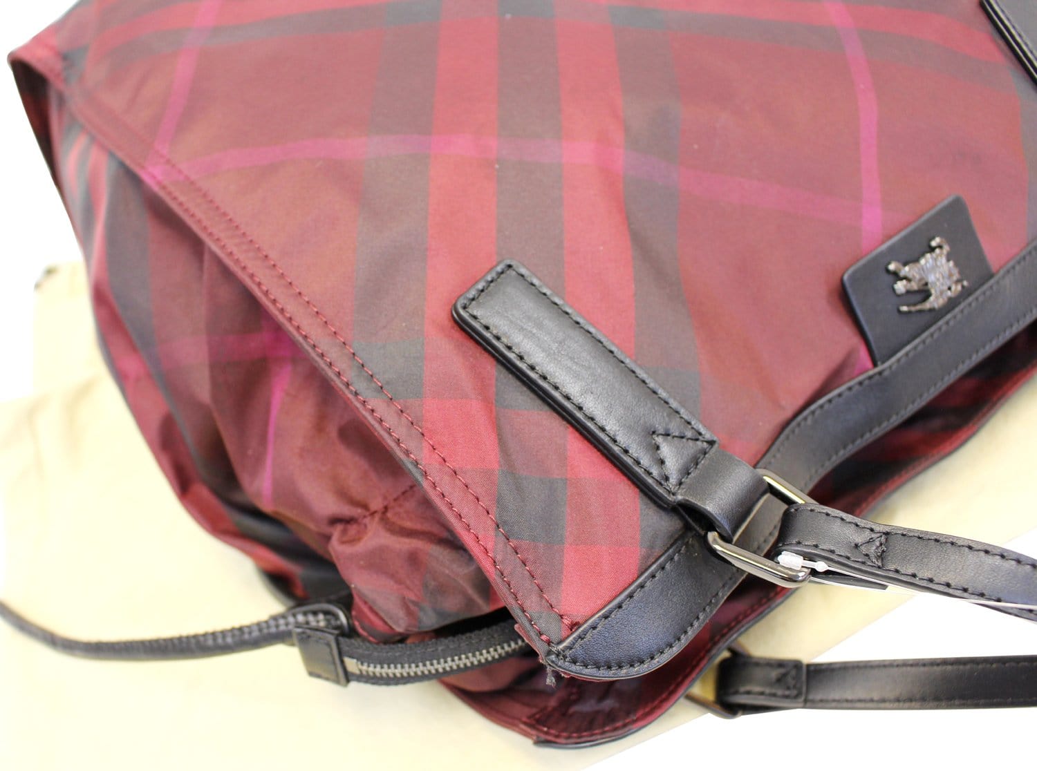 Burberry Buckleigh Packable Burgundy Nylon/Leather Tote Shoulder Bag TT2127