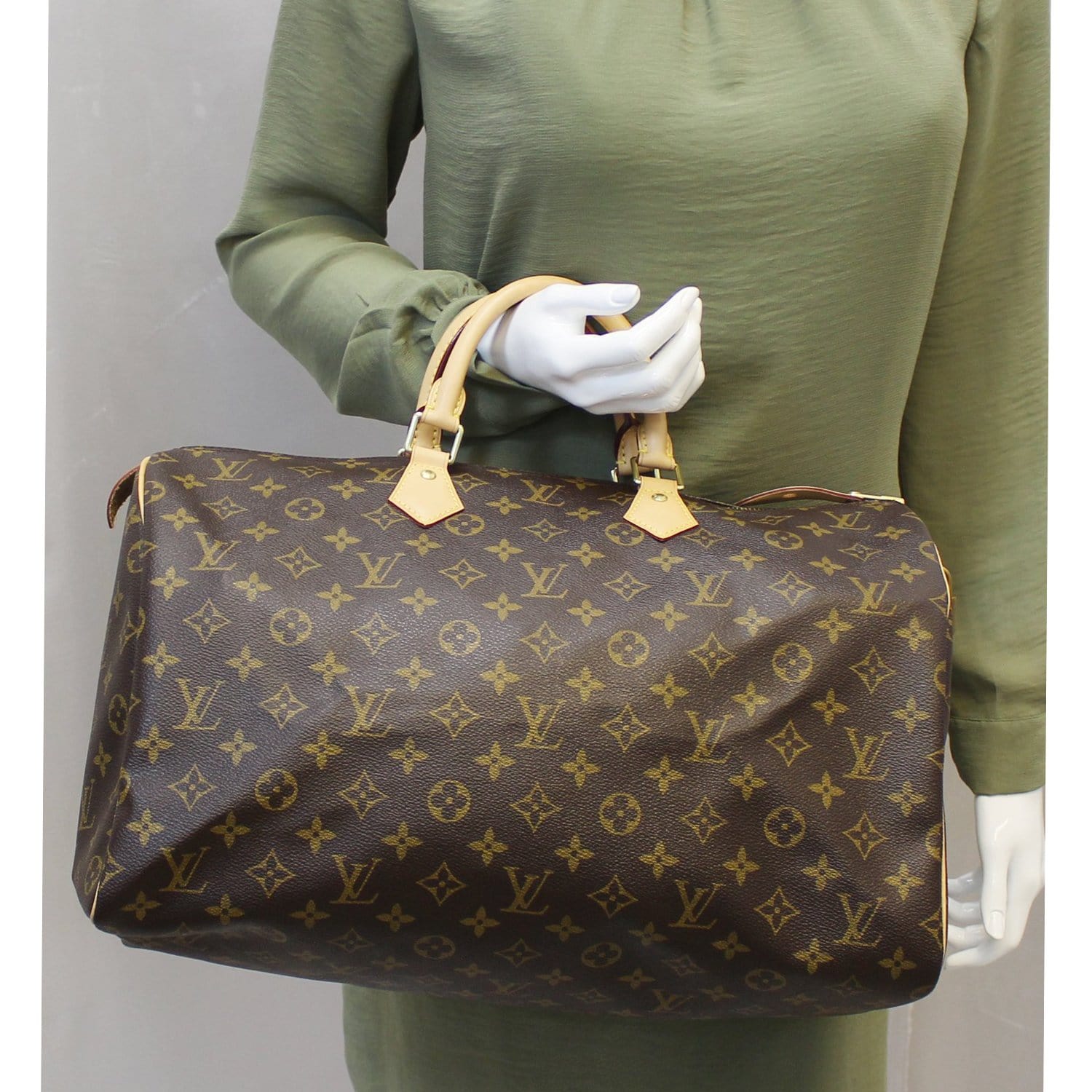 LOUIS VUITTON Speedy 40 Monogram Canvas Brown Satchel Bag