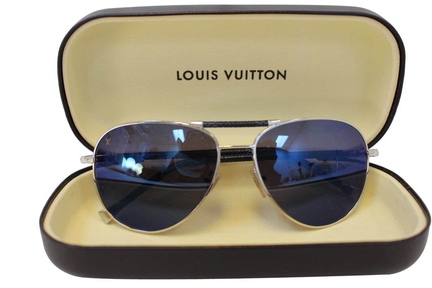 Louis Vuitton The LV Pilot Sunglasses