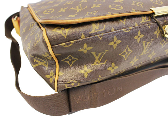 LOUIS VUITTON Monogram Abbesses Messenger Bag 368798