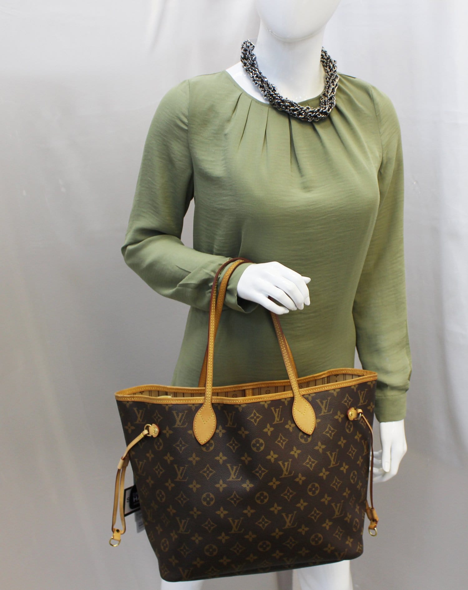 LOUIS VUITTON Monogram Canvas Neverfull MM Shoulder Bag