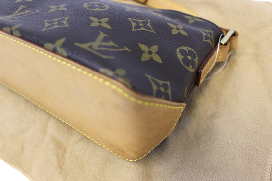 LOUIS VUITTON - TROTTEUR CROSS BODY BAG MONOGRAM CANVAS – RE.LUXE AU