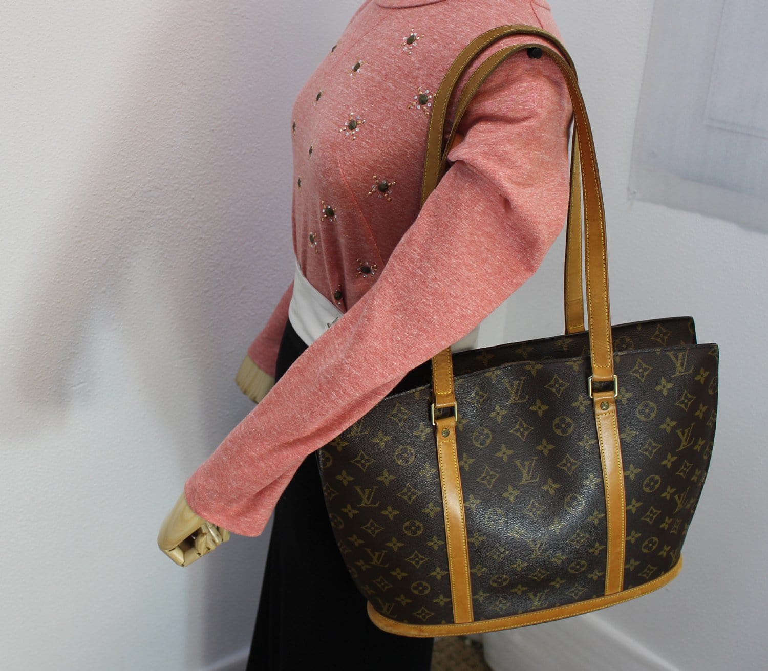 History of the bag: Louis Vuitton Babylone Tote – l'Étoile de Saint Honoré