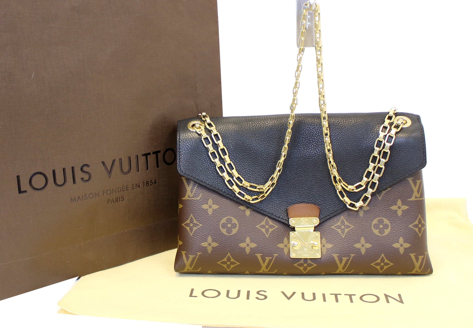 LOUIS VUITTON Monogram Canvas Pallas Chain Crossbody Bag | Dallas Designer Handbags