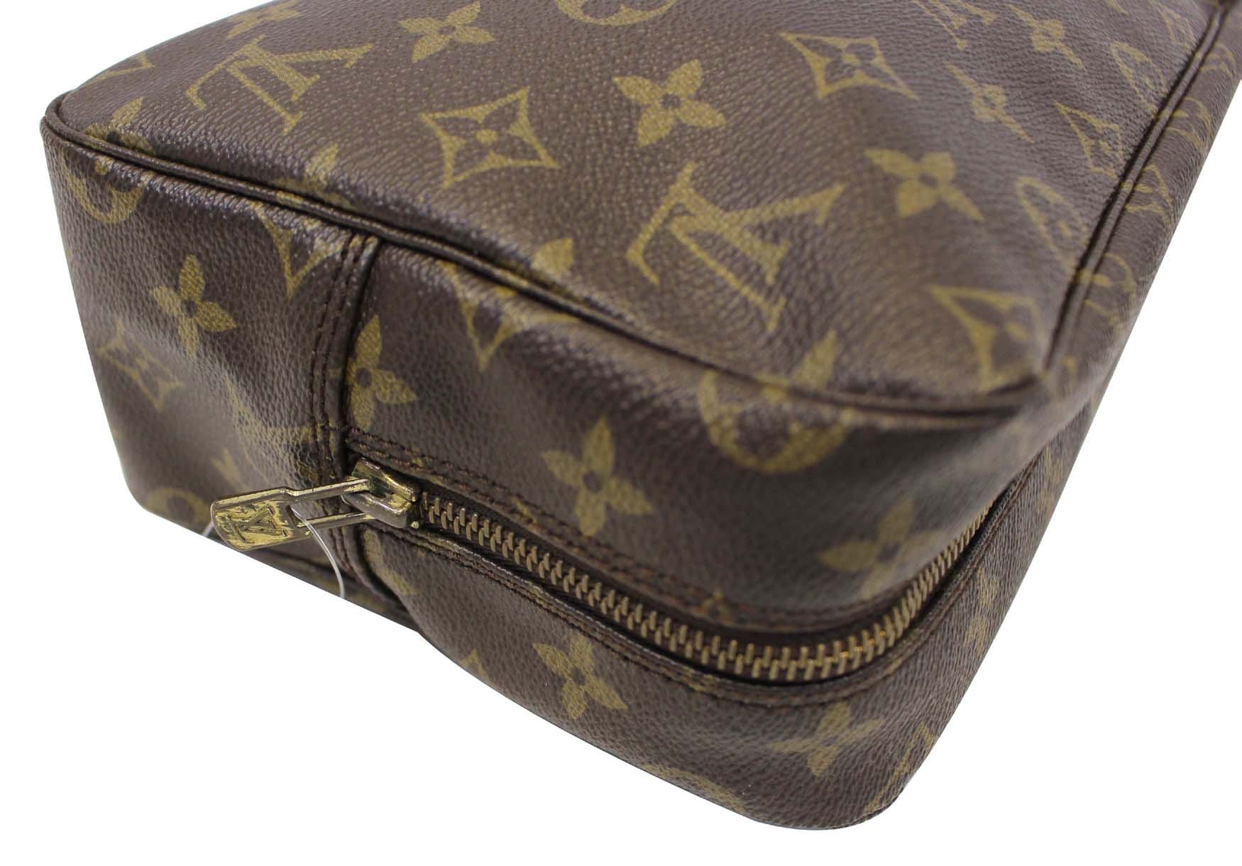 LOUIS VUITTON Monogram Canvas Trousse Toilette 28 Clutch