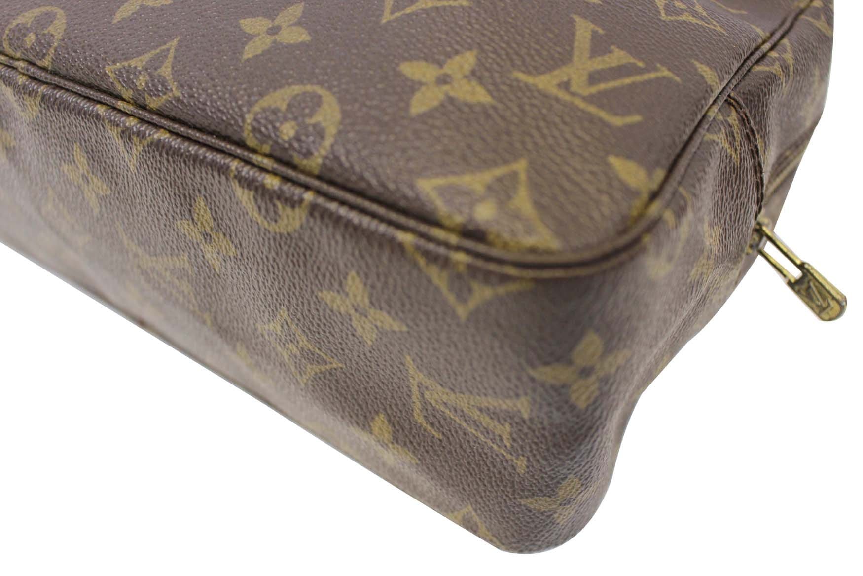 LOUIS VUITTON Monogram Canvas Trousse Toilette 28 Clutch