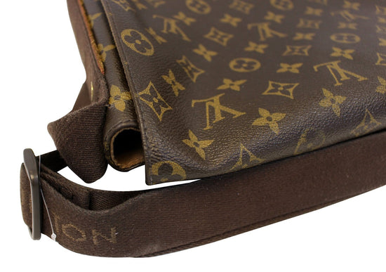 Authentic LOUIS VUITTON Monogram Messenger Beaubourg GM M97039 Shoulder bag