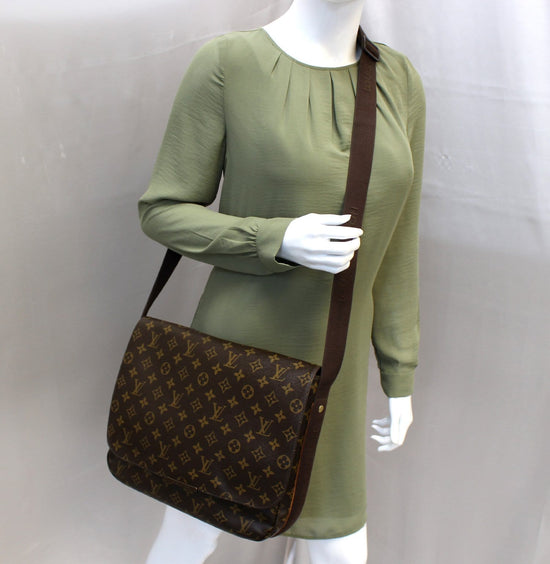 LOUIS VUITTON Monogram Canvas Brown Beaubourg MM