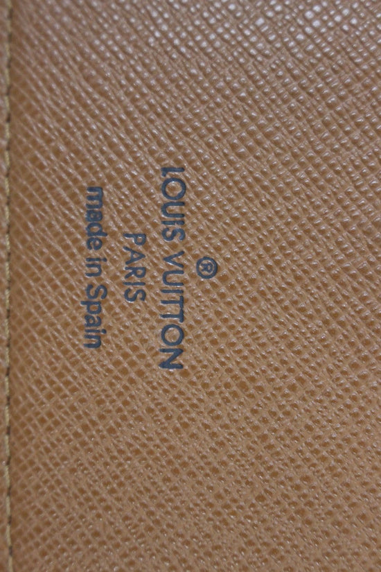 LOUIS VUITTON Monogram Passport Cover 1289918
