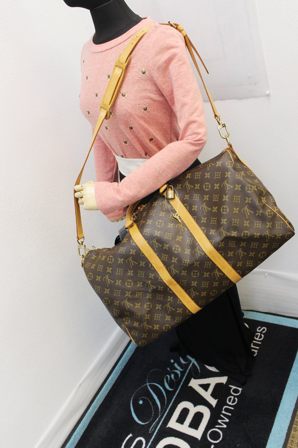 Authentic LOUIS VUITTON Monogram Canvas Keepall Bandouliere 50 Bag TT1