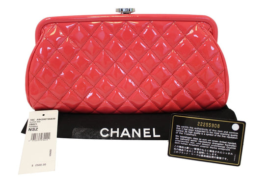 Leather clutch bag Chanel Pink in Leather - 31929882