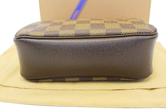 LOUIS VUITTON Damier Truth Makeup Pouch