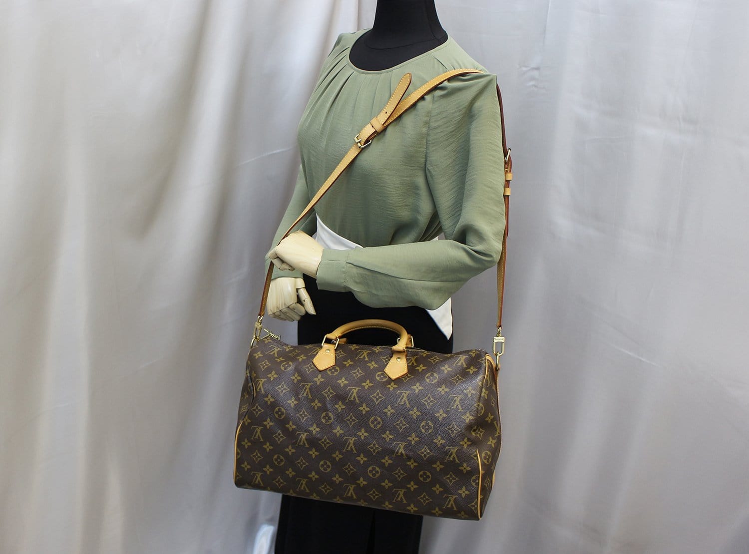 Louis Vuitton Monogram MY LV Heritage Speedy Bandouliere 35 Shoulder Bag  Insert at 1stDibs