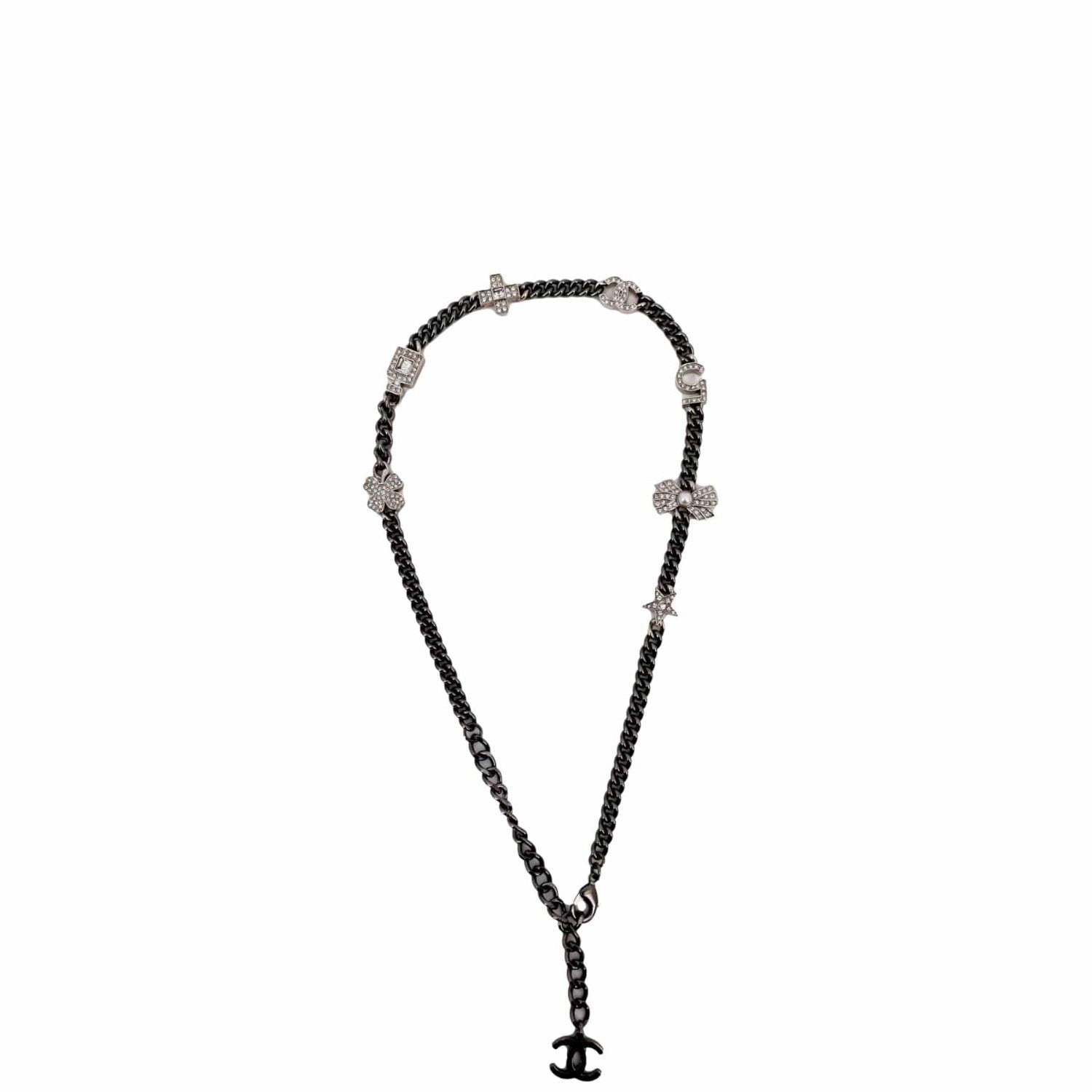 Chanel CC Star Pearl Round Metal Necklace in Silver