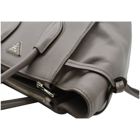Prada Saffiano Grey Leather ref.902558 - Joli Closet