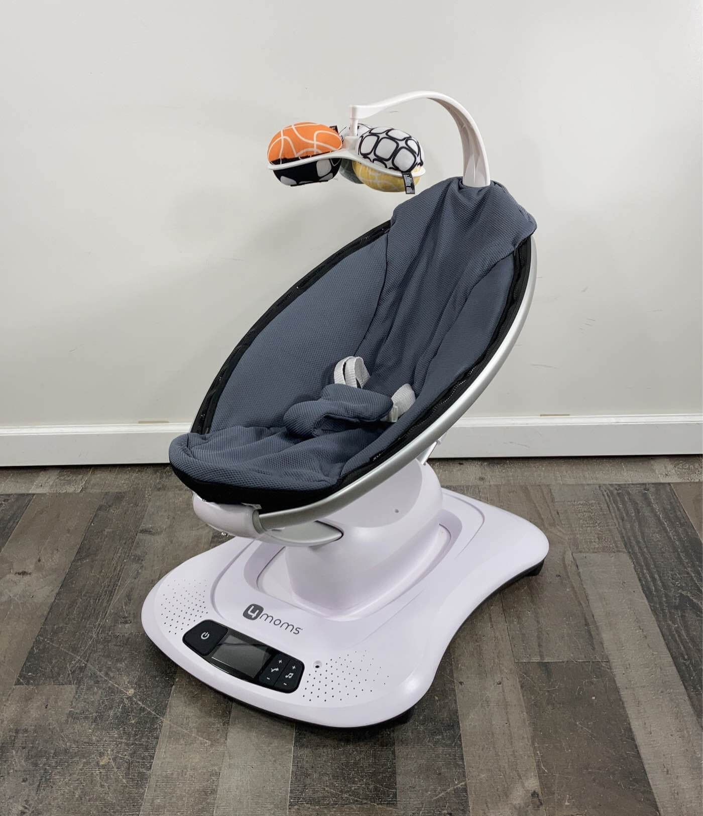 4moms MamaRoo 4, Dark Gray, Cool Mesh