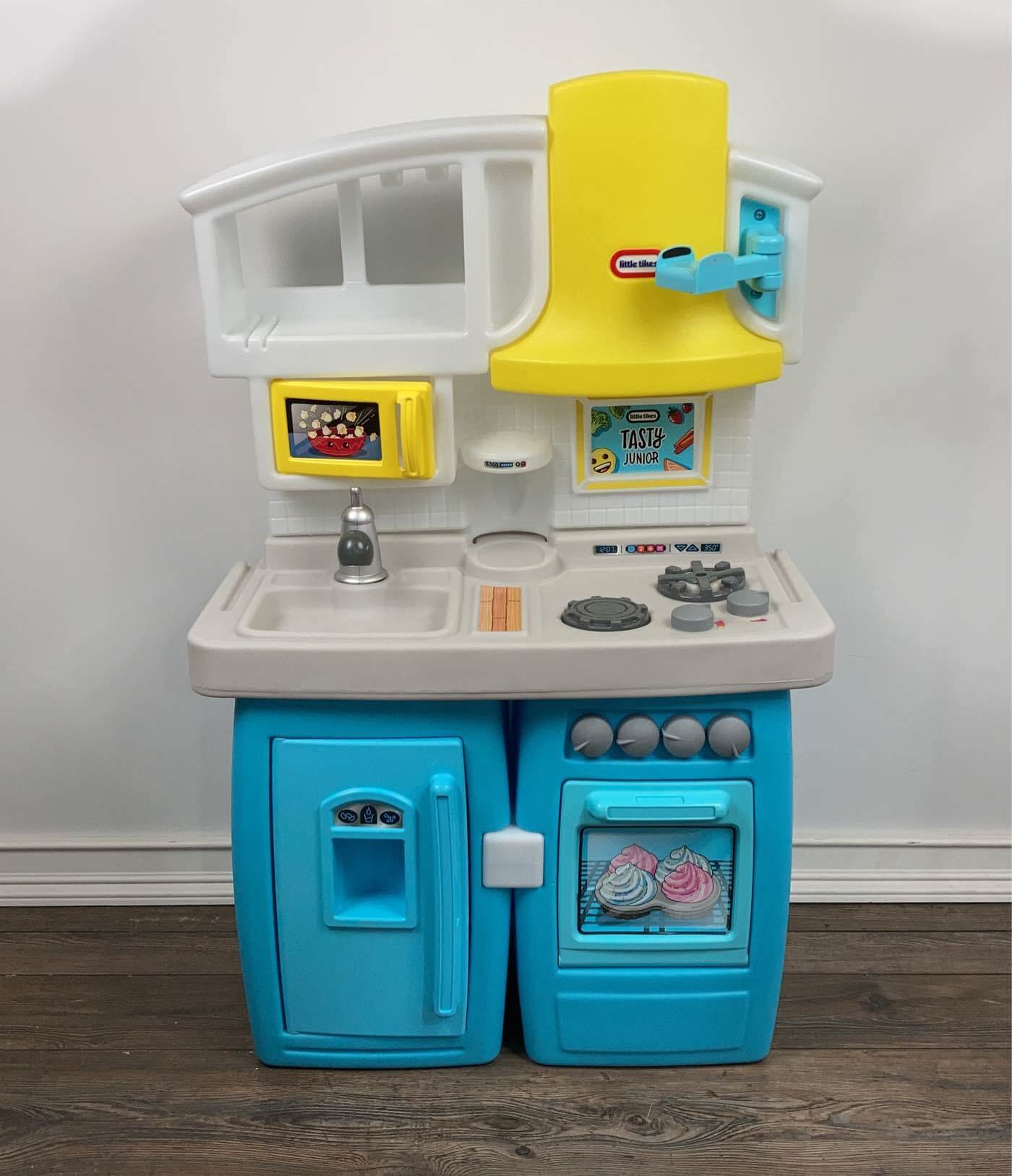 Little Tikes Tasty Bake ‘N Share Kitchen Playset