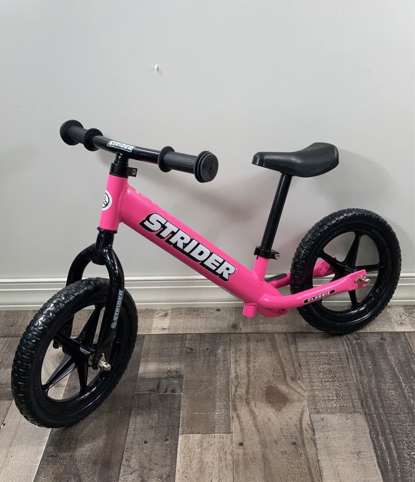 Strider Balance Bike, Classic 12", Pink