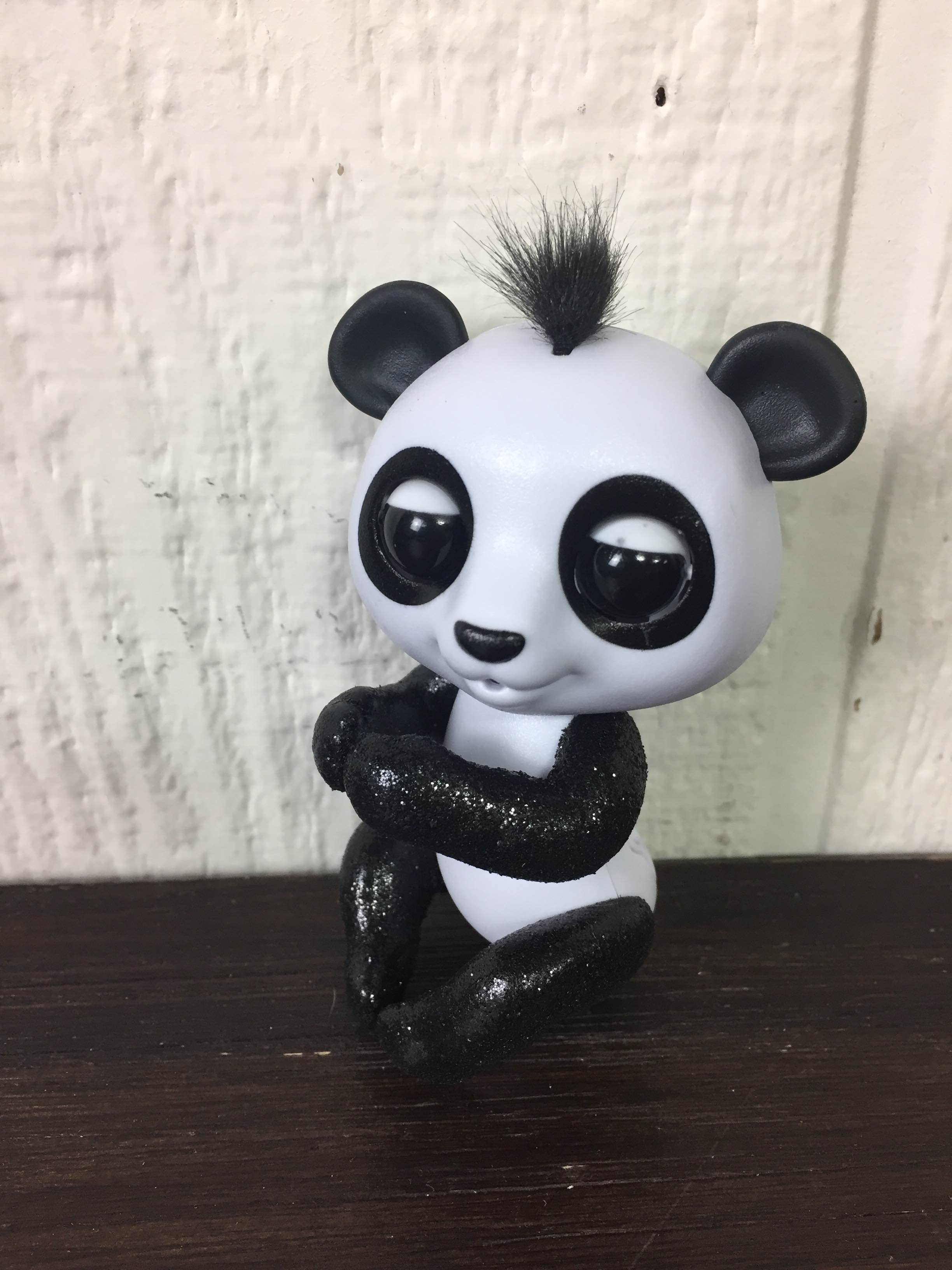 fingerlings glitter panda