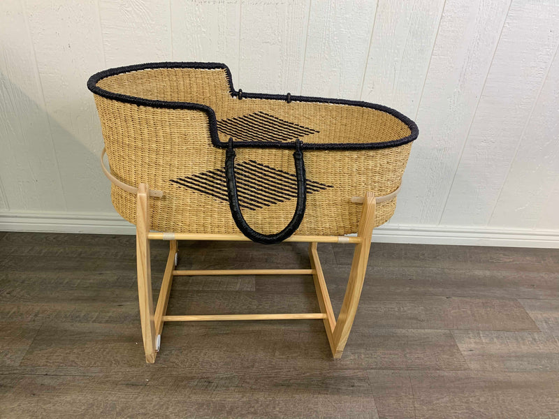 dua design bassinet