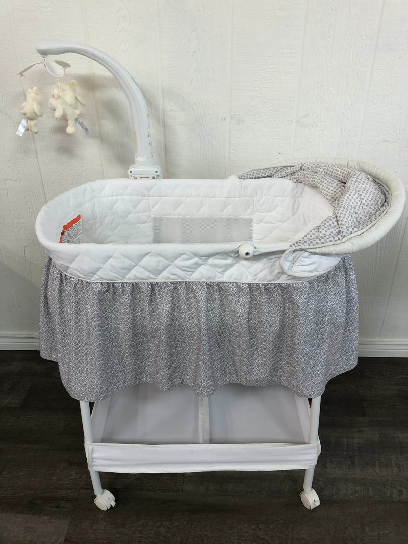 delta deluxe gliding bassinet