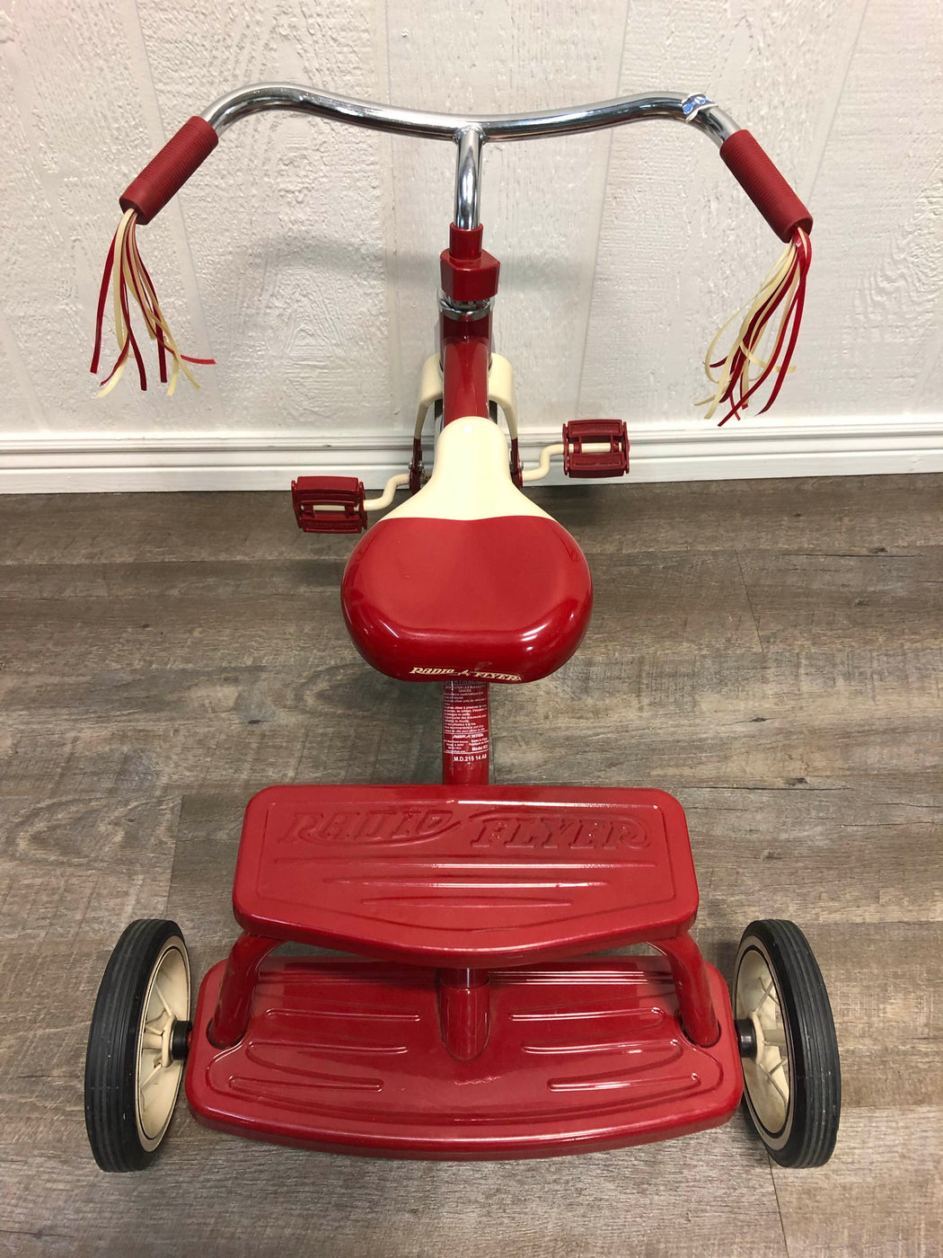 radio flyer classic red tricycle