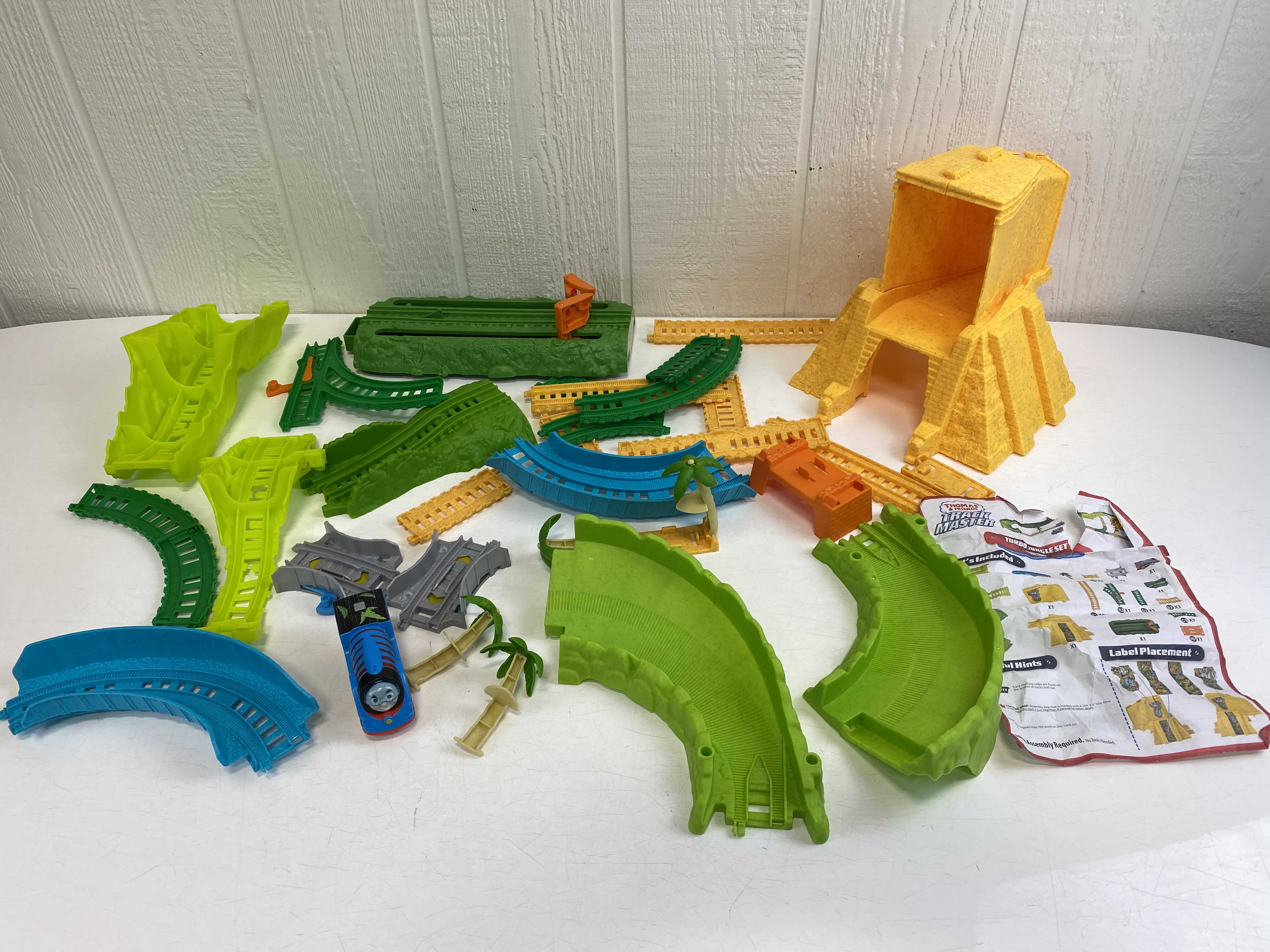 thomas & friends turbo jungle set