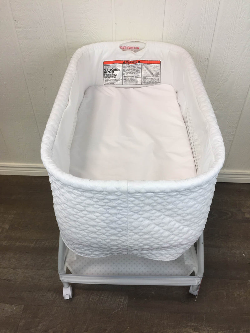 silent auto gliding elite bassinet not gliding