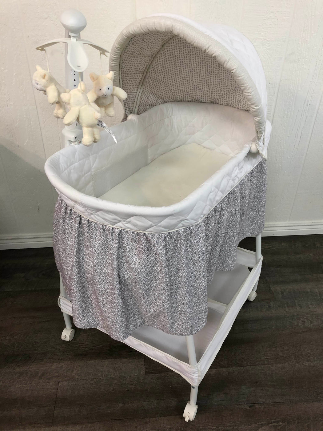 delta glide bassinet