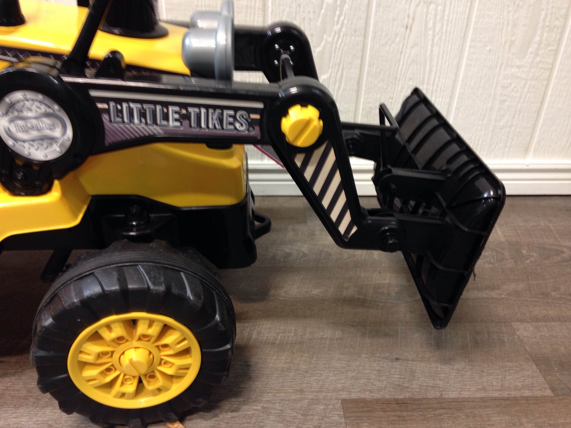 little tikes cozy powered dirt digger