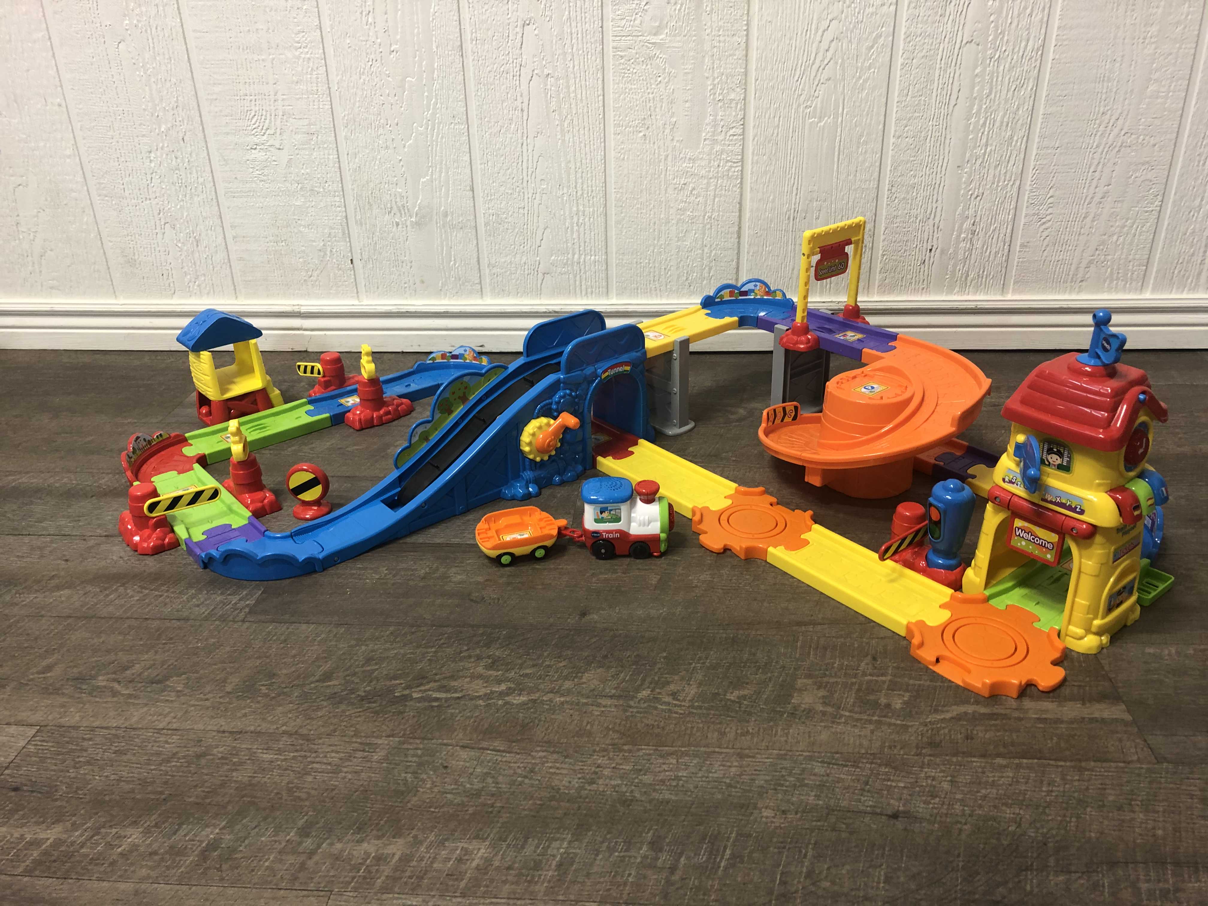 vtech go go smart wheels train station playset