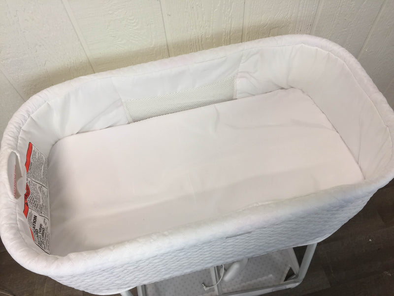 silent auto gliding elite bassinet not gliding