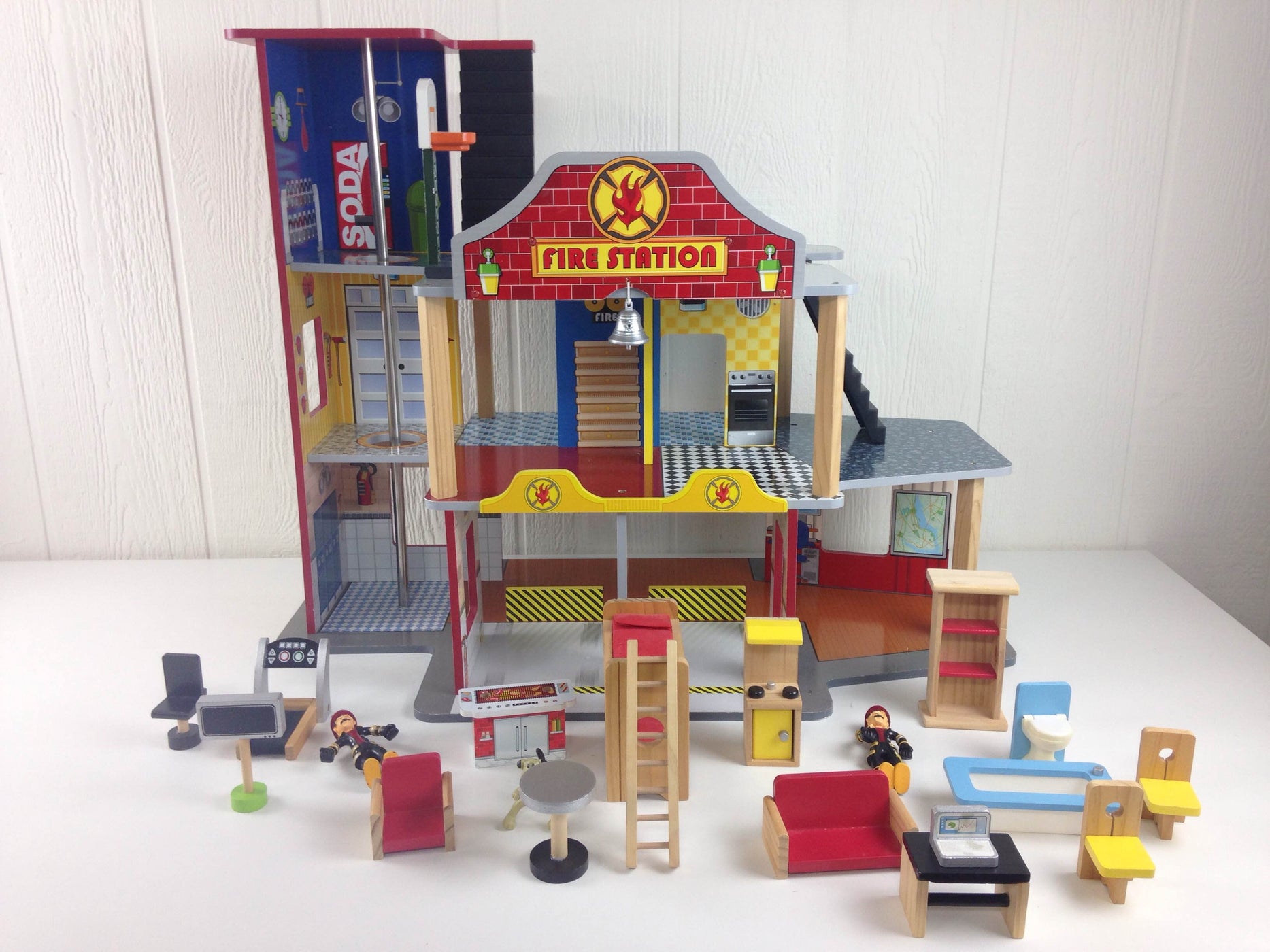 deluxe fire station playset