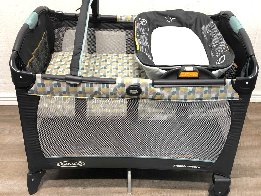 Graco Pack N’ Play With Changer