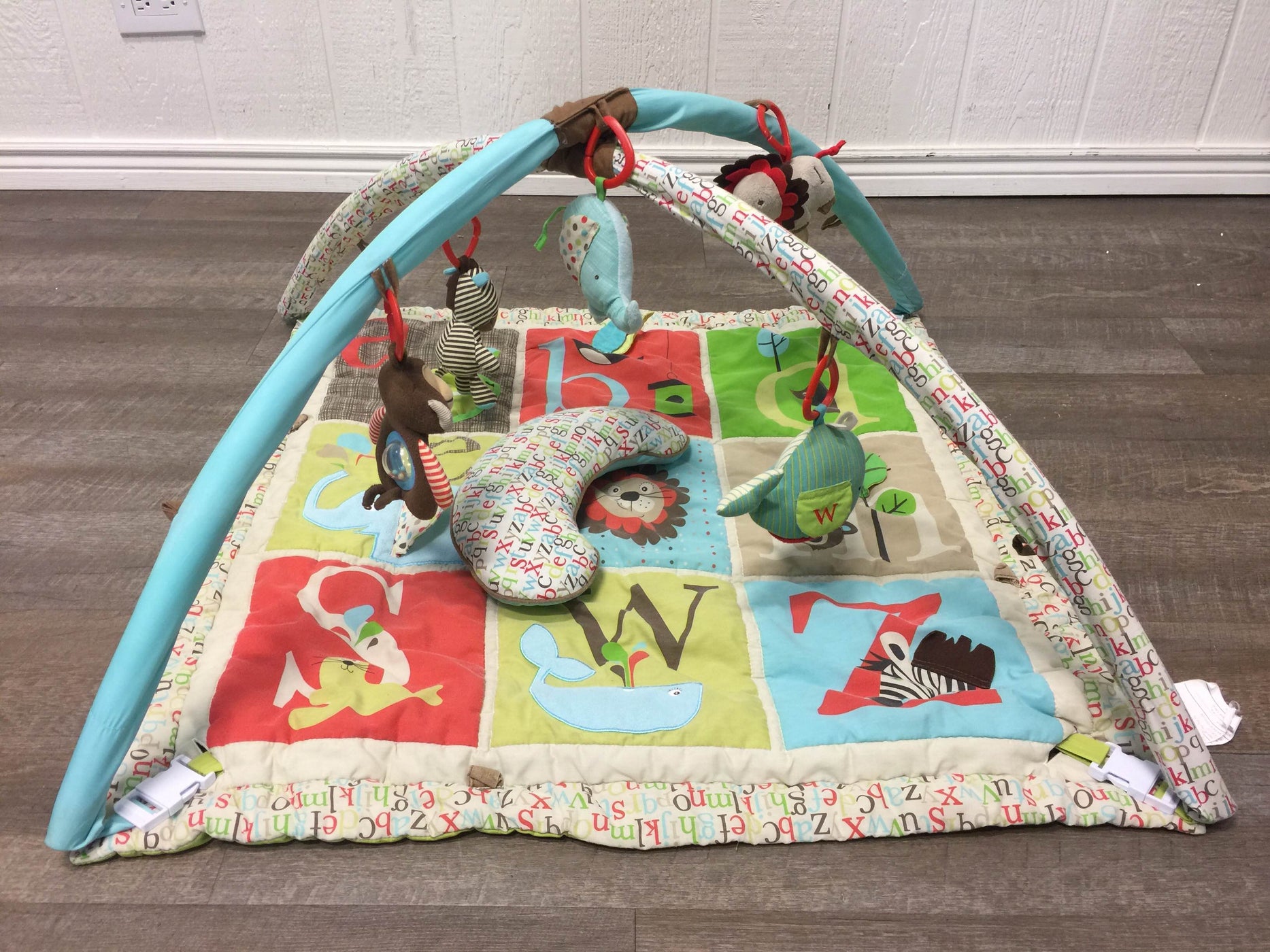 skip hop alphabet zoo play mat