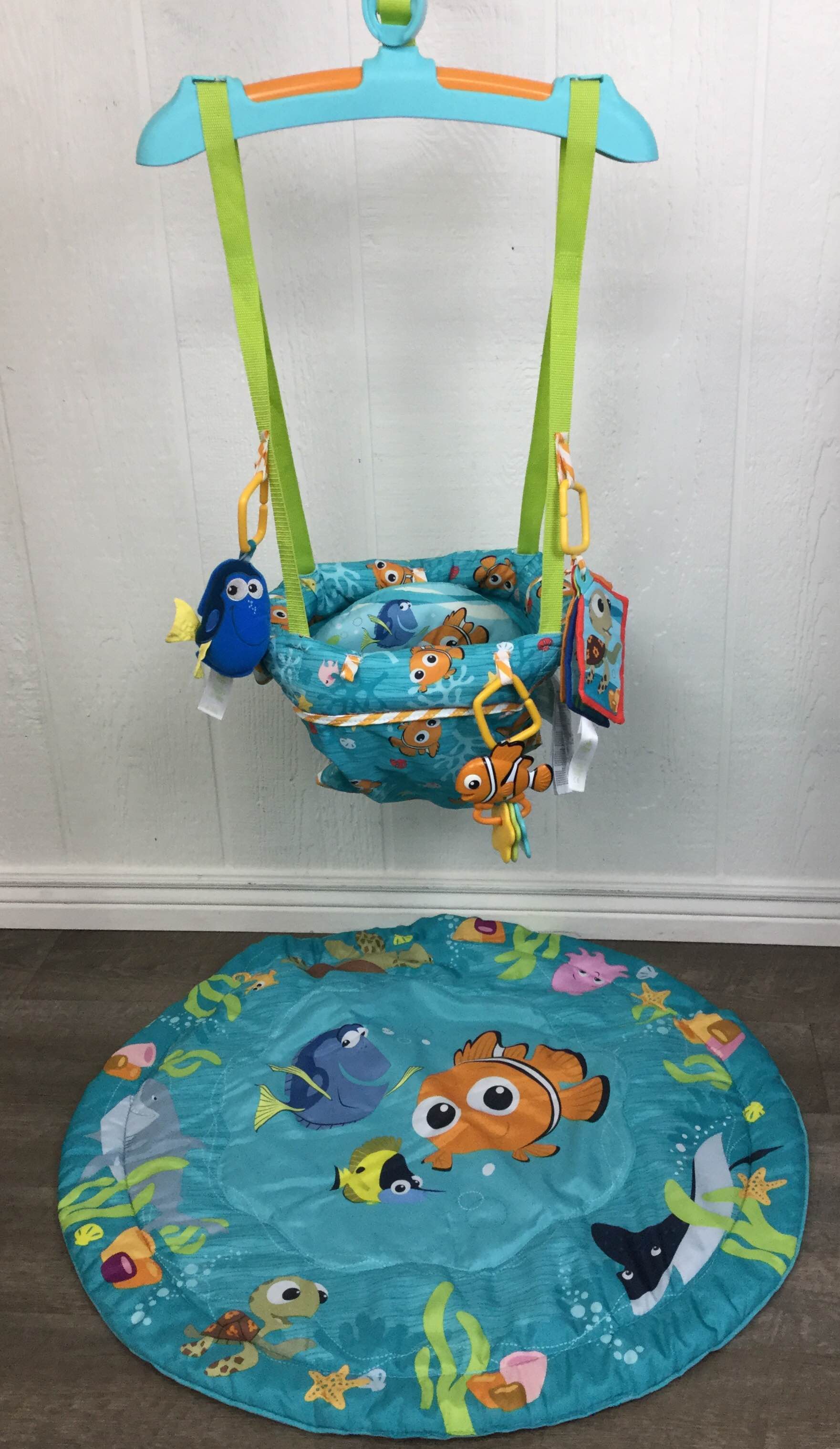 finding nemo stroller and carseat