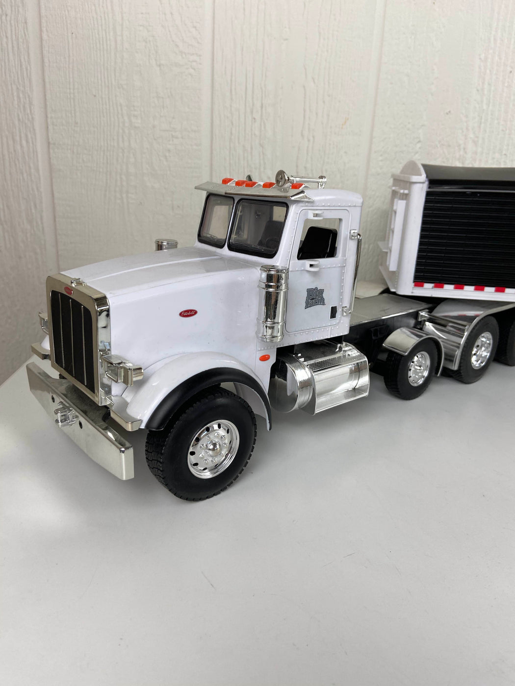 ertl big farm peterbilt