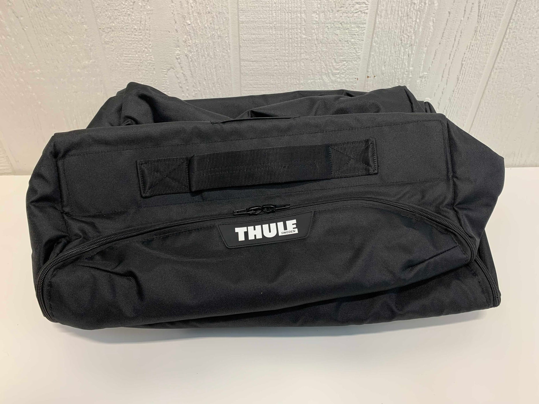 thule sleek travel bag