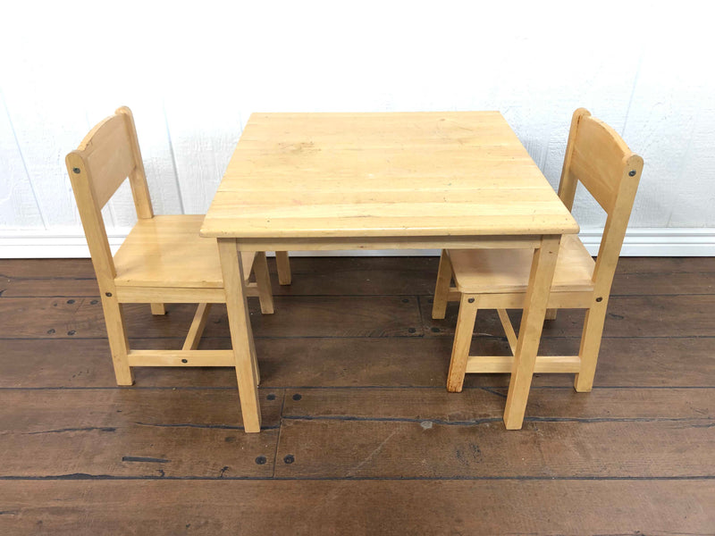 kidkraft table and 2 chairs