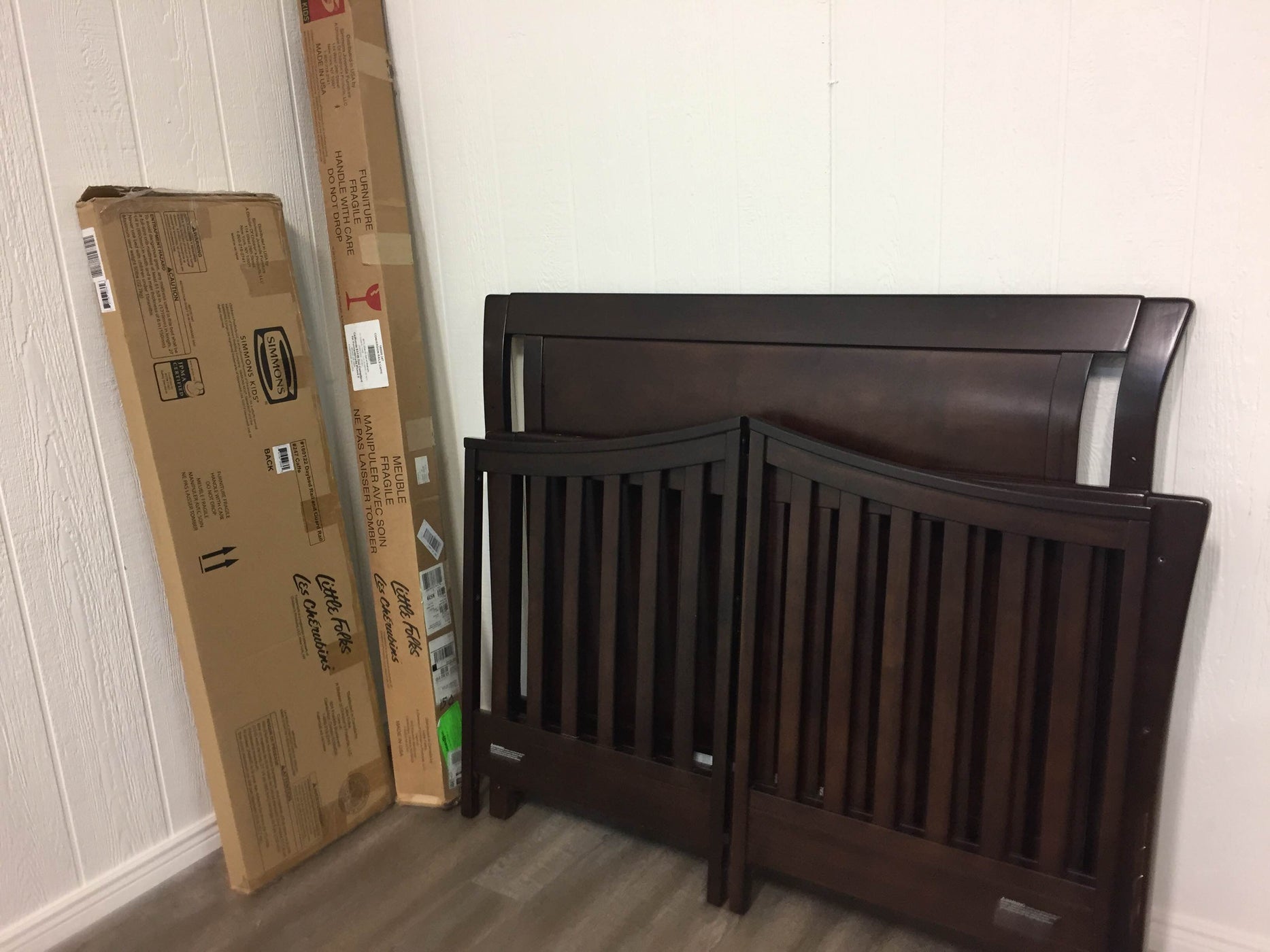 Simmons Kids Adele Lifetime 4 In 1 Crib With Toddler And Daybed Conver