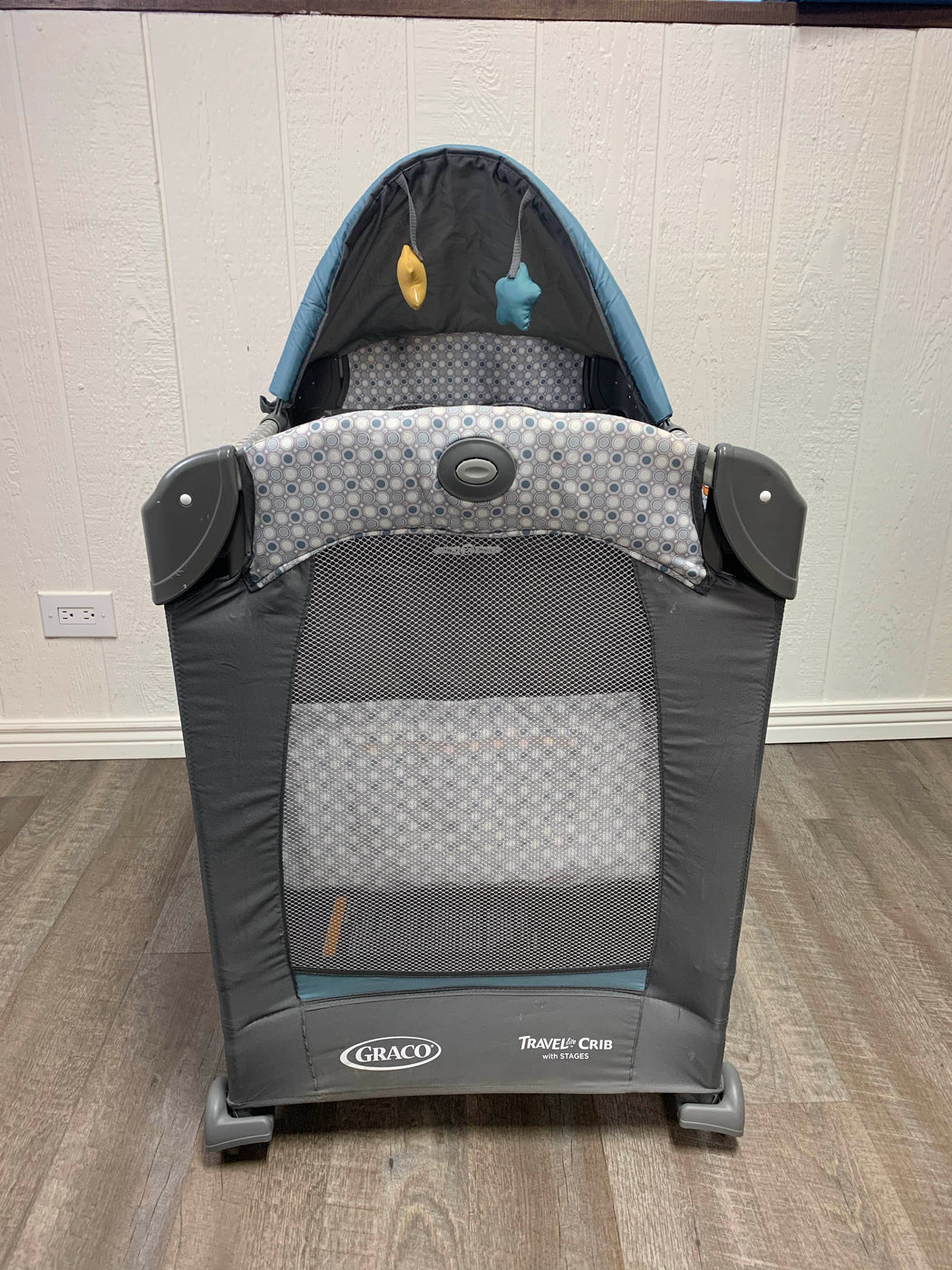 Graco Travel Lite Crib With Stages