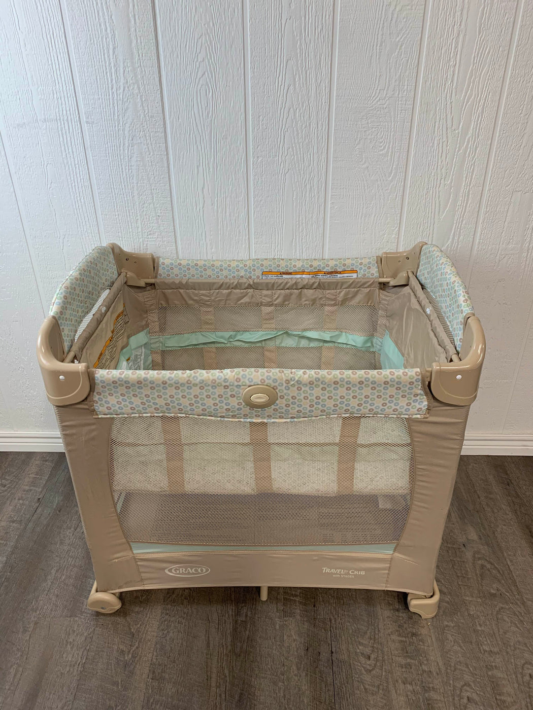 Graco Travel Lite Crib With Stages