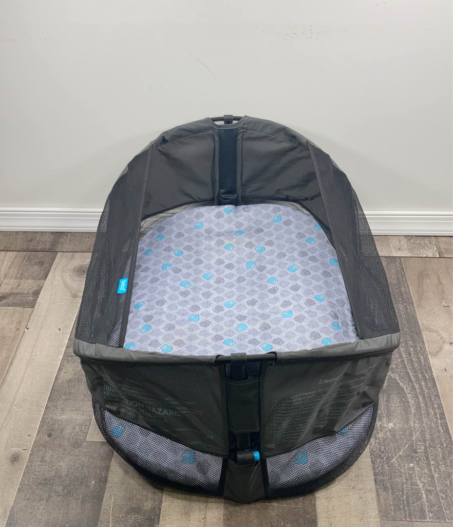 munchkin brica travel bassinet