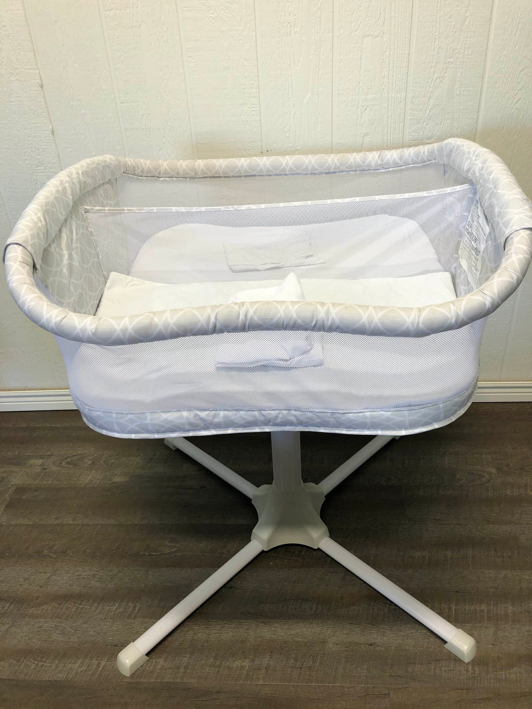 halo twin bassinet used