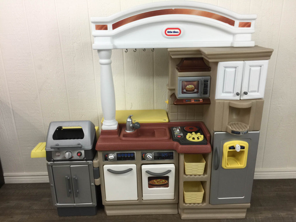 Little Tikes Sizzle And Serve Kitchen