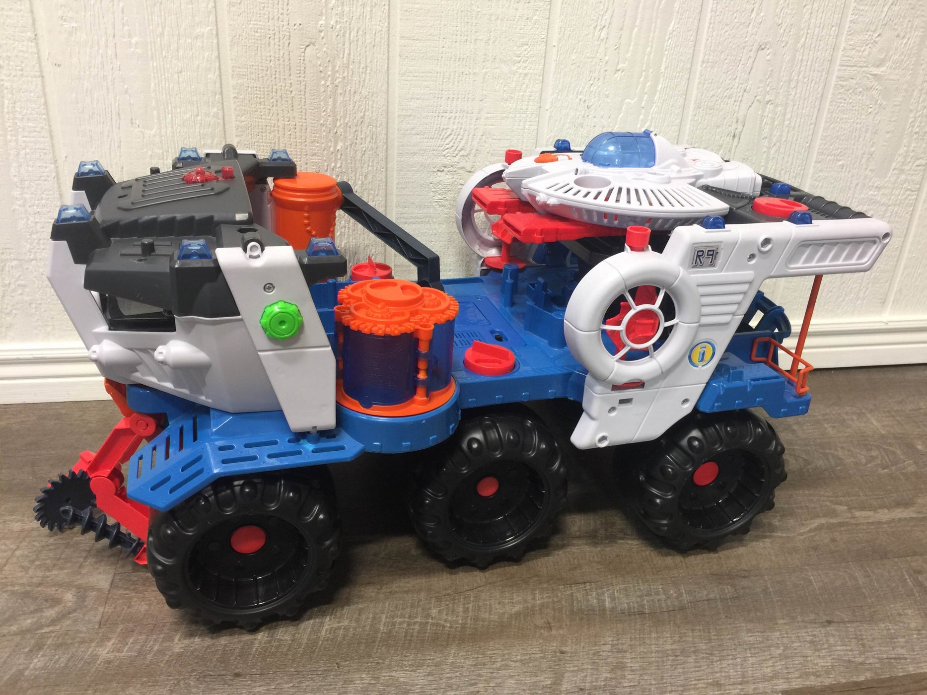 imaginext supernova battle rover