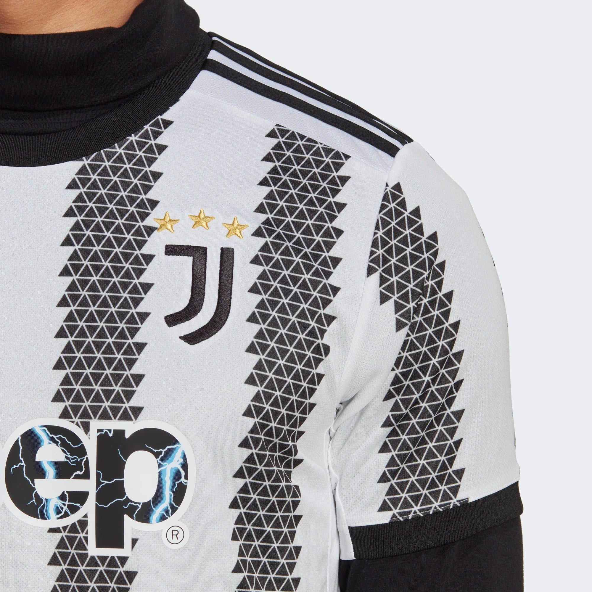 Juventus 22/23 Home Jersey