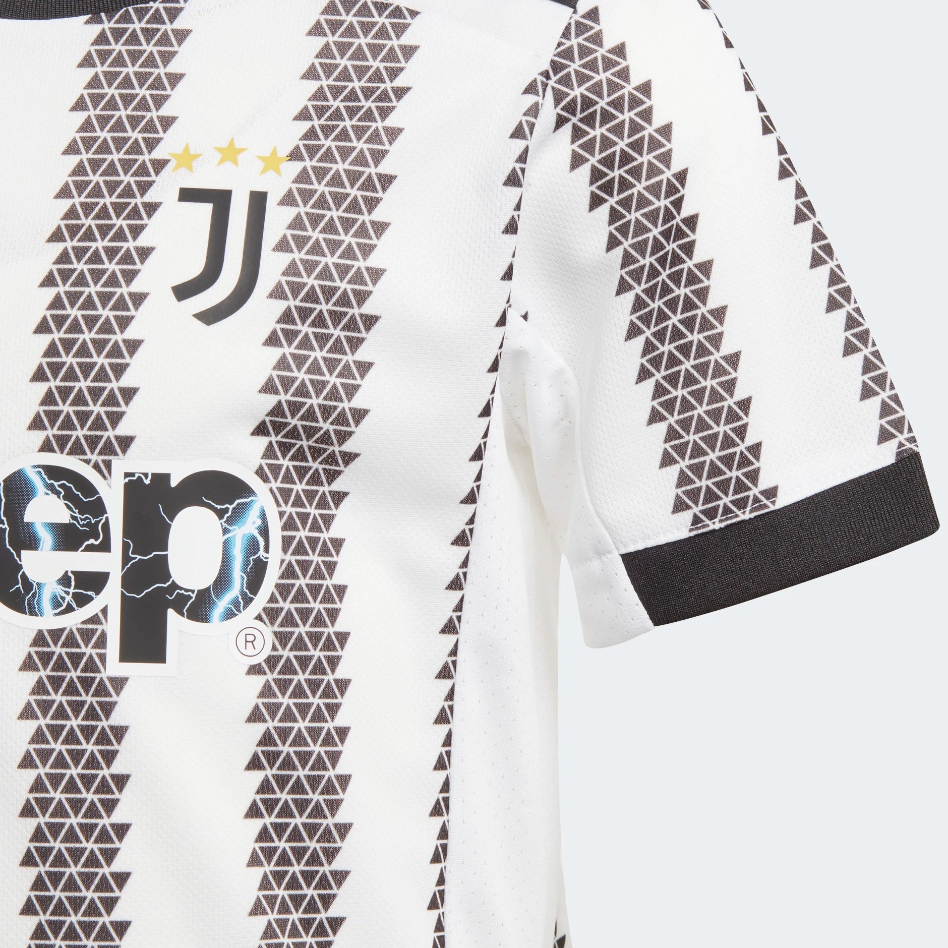 Juventus 22/23 Home Mini Kit