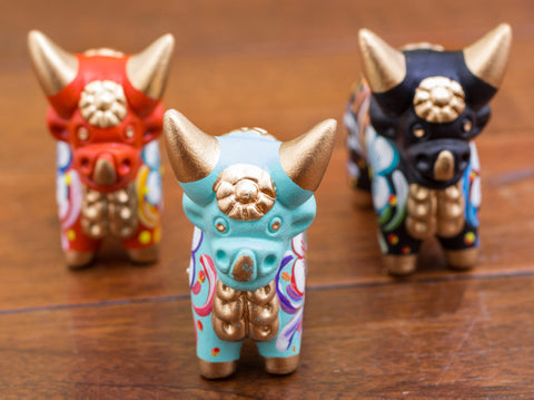 Decorative Pucara bulls